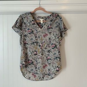H&M blouse in size 4.